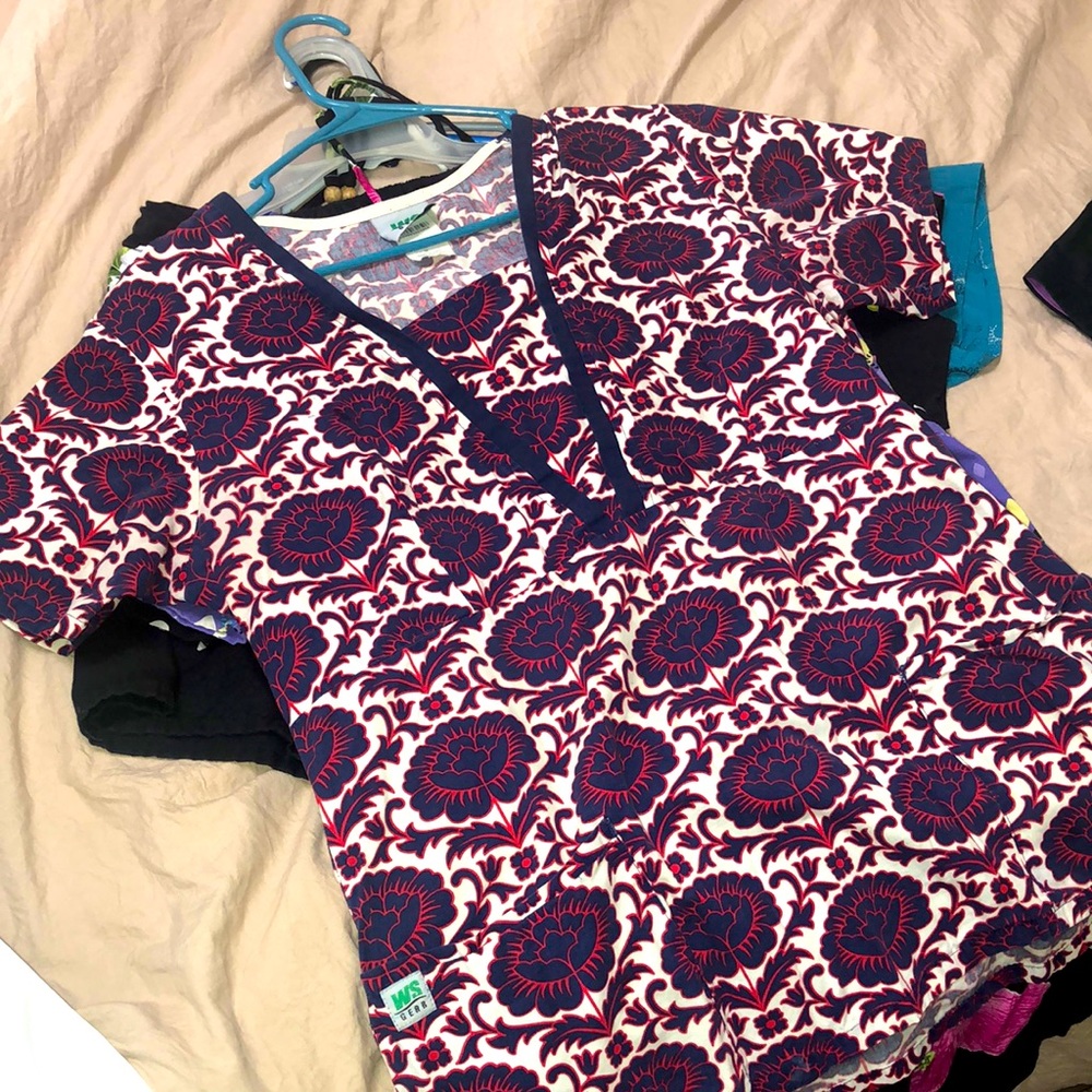 Scrub top